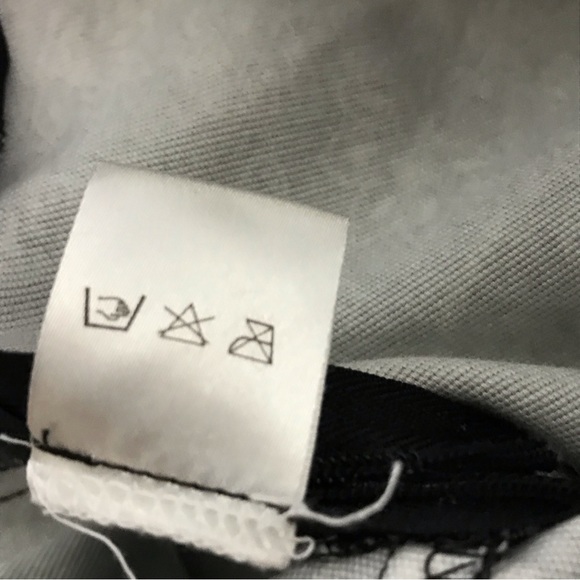 2 for $20 mac & jac. A-line skirt. Black and White Floral - Picture 10 of 11